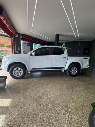 CHEVROLET S10 2.4 ADVANTAGE 4X2 CD 8V FLEX 4P MANUAL CHEVROLET S10 2.4 ADVANTAGE 4X2 CD 8V FLEX 4P MANUAL